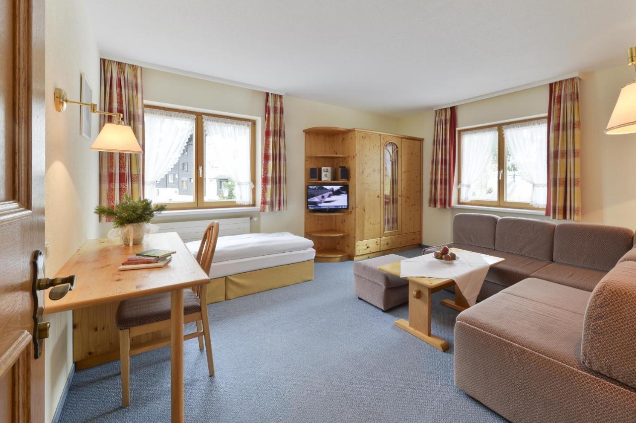 Haus Wallis Hotel Lech am Arlberg Habitación foto